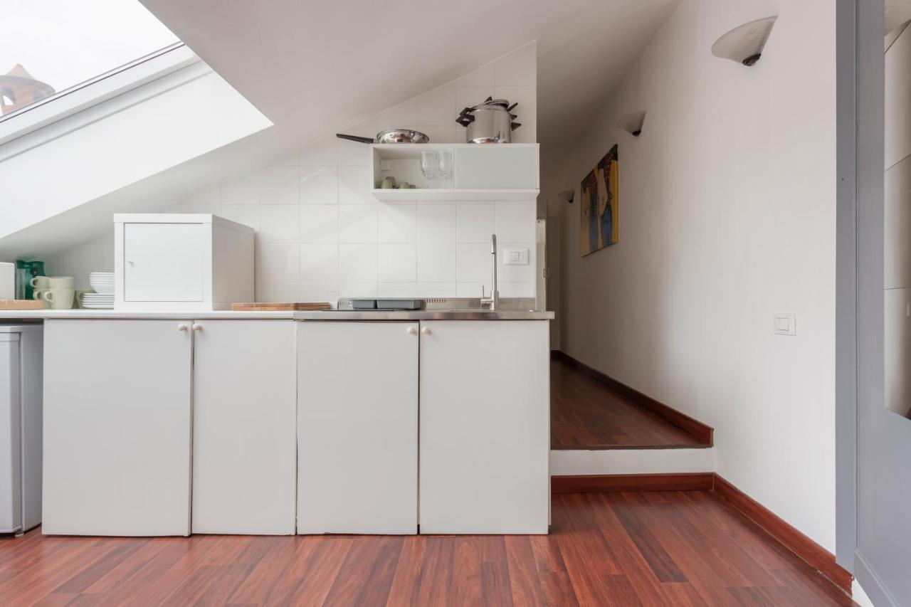 2 Bedroom 2 Bathroom Apt - Duomo 2 Milan Bagian luar foto