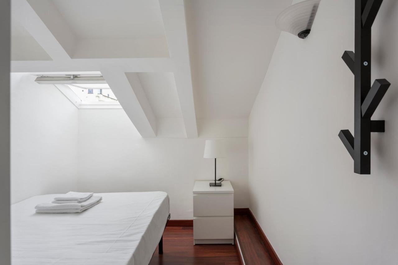 2 Bedroom 2 Bathroom Apt - Duomo 2 Milan Bagian luar foto
